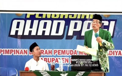 Perkuat Karakter Siswa, SMK Muhammadiyah Kudus Ikuti Pengajian Ahad Pagi Bersama Ustadz Suparman